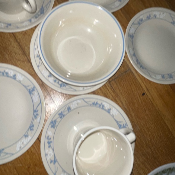 Corelle tea /coffee cups w saucers blue flowers - Picture 5 of 8